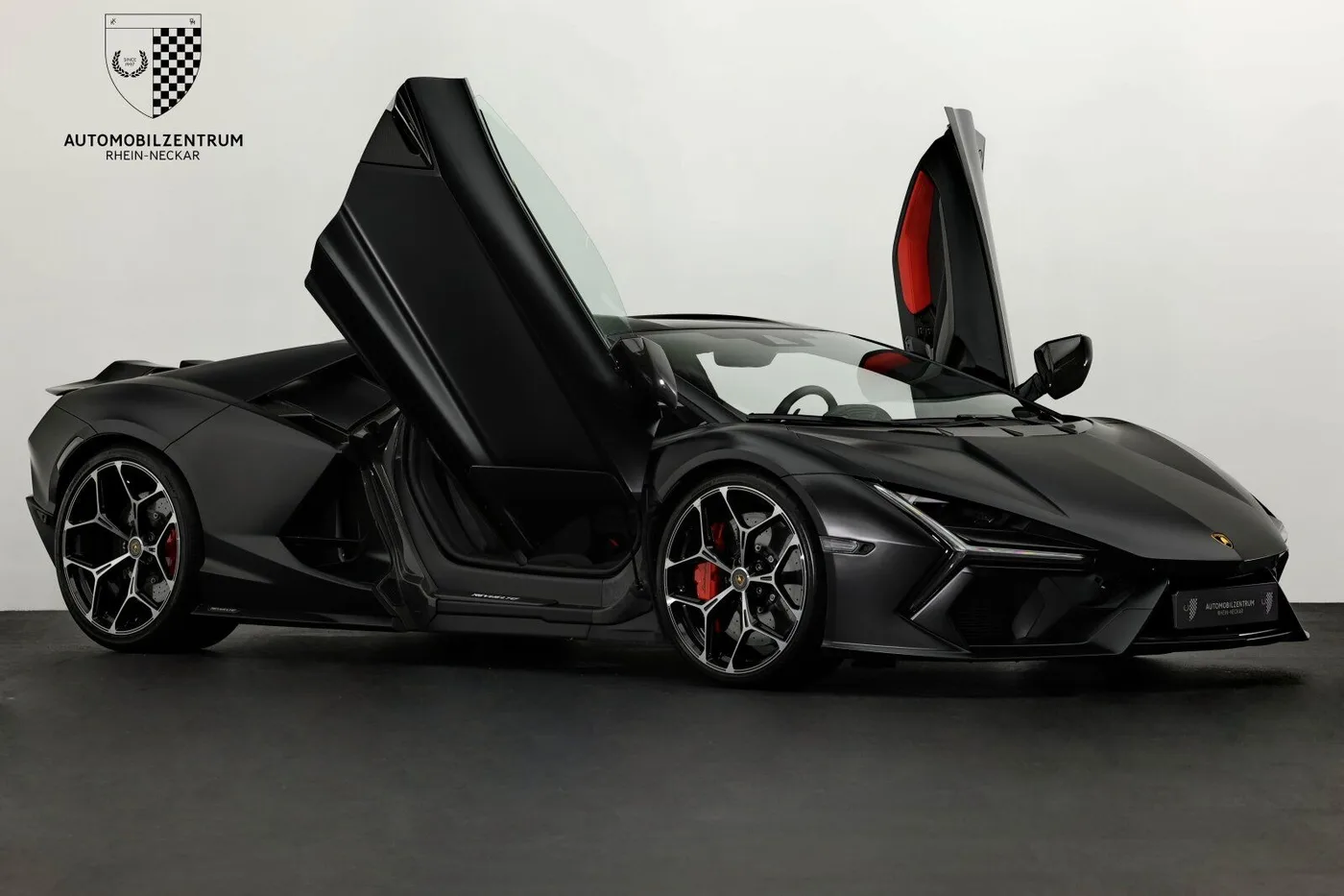 2025 Lamborghini Revuelto offered by a supercar dealer in Viernheim, Germany, photo 12 of 25