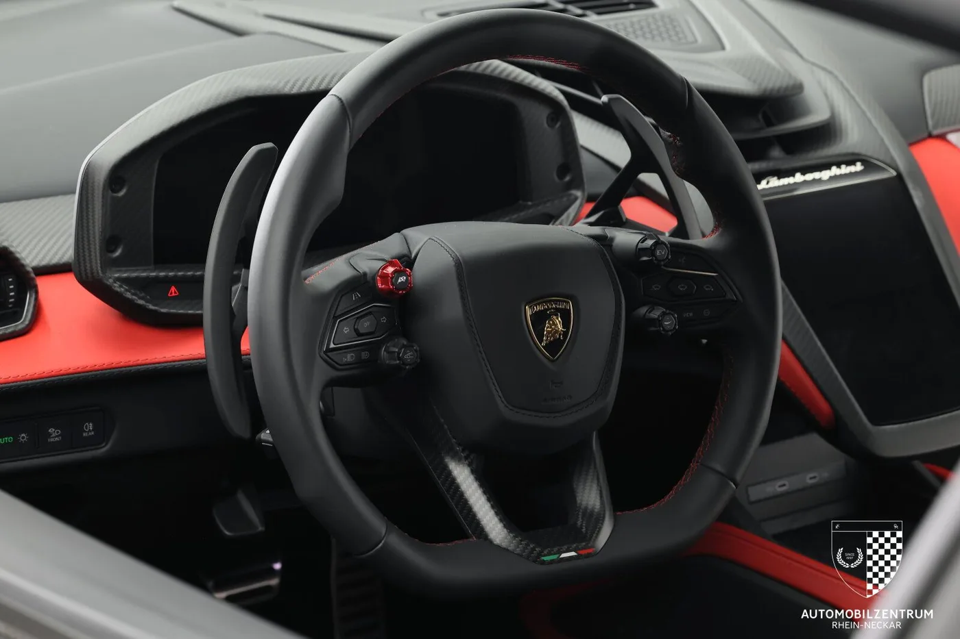 2025 Lamborghini Revuelto offered by a supercar dealer in Viernheim, Germany, photo 18 of 25
