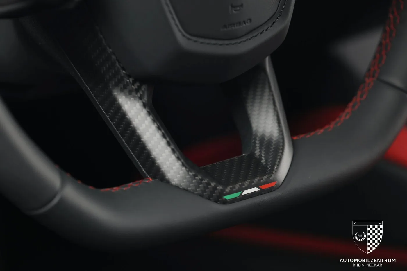 2025 Lamborghini Revuelto offered by a supercar dealer in Viernheim, Germany, photo 19 of 25