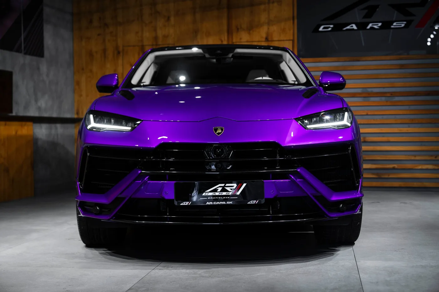 2025 Lamborghini Urus proposée par un concessionnaire spécialisé à Bratislava, Slovaquie, photo 5 sur 15