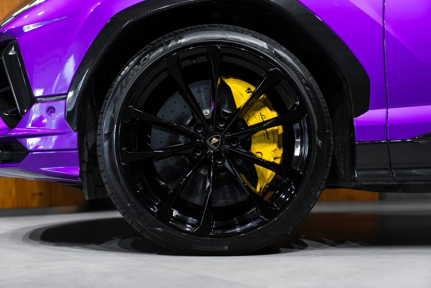 2025 Lamborghini Urus proposée par un concessionnaire spécialisé à Bratislava, Slovaquie, photo 8 sur 15