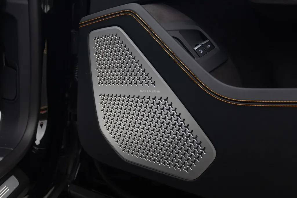2025 Lamborghini Urus SE, 12/20