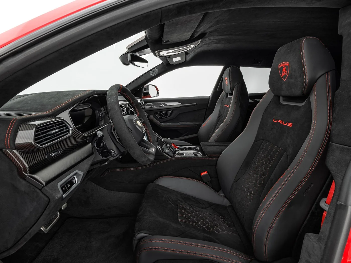 2025 Lamborghini Urus Performante offered by a specialist dealer in Böblingen, Germany, photo 5 of 15