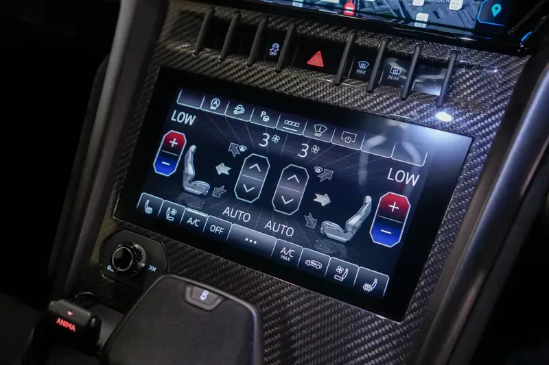 2025 Lamborghini Urus Performante, 13/20