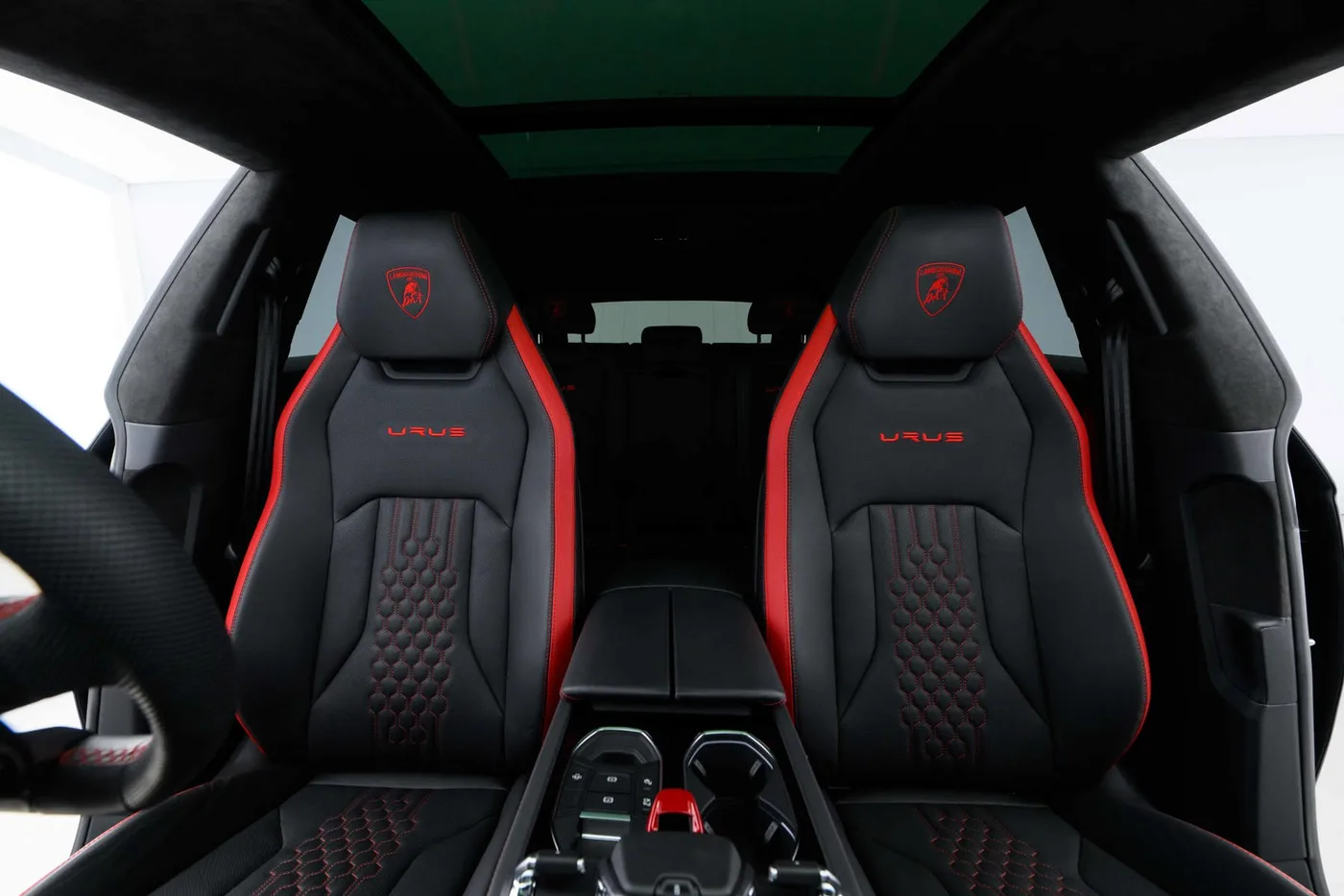2025 Lamborghini Urus S angeboten von einer Vertragshändlergruppe in Hatfield, Vereinigtes Königreich, Foto 7 von 20