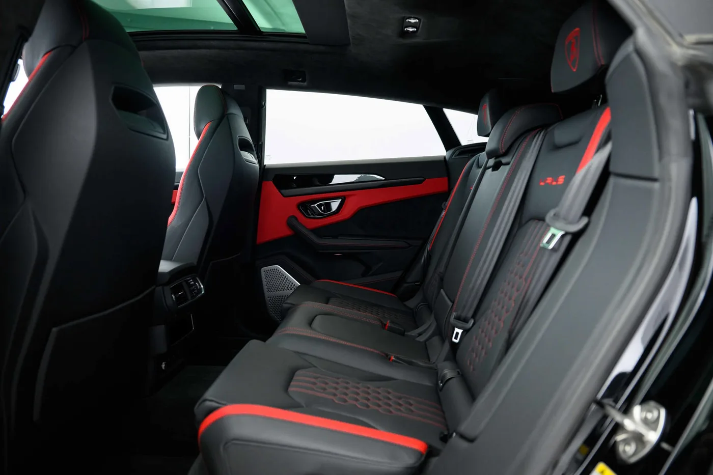 2025 Lamborghini Urus S angeboten von einer Vertragshändlergruppe in Hatfield, Vereinigtes Königreich, Foto 8 von 20