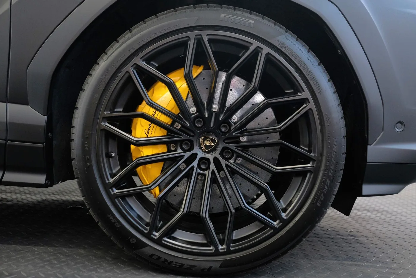 2025 Lamborghini Urus SE angeboten von einem Fachhändler in Nuremberg, Deutschland, Foto 7 von 15