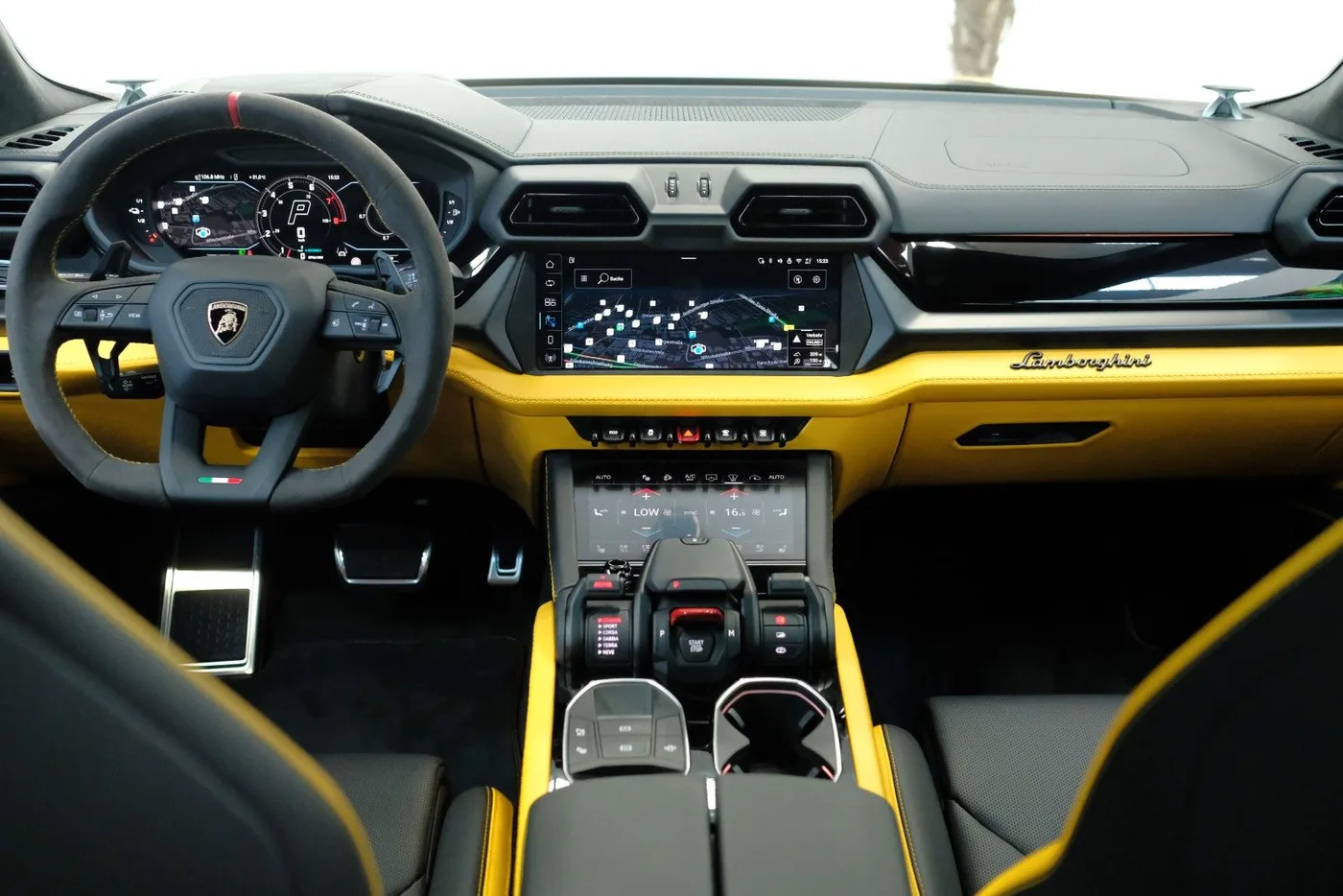 2025 Lamborghini Urus SE angeboten von einem Fachhändler in Nuremberg, Deutschland, Foto 11 von 15