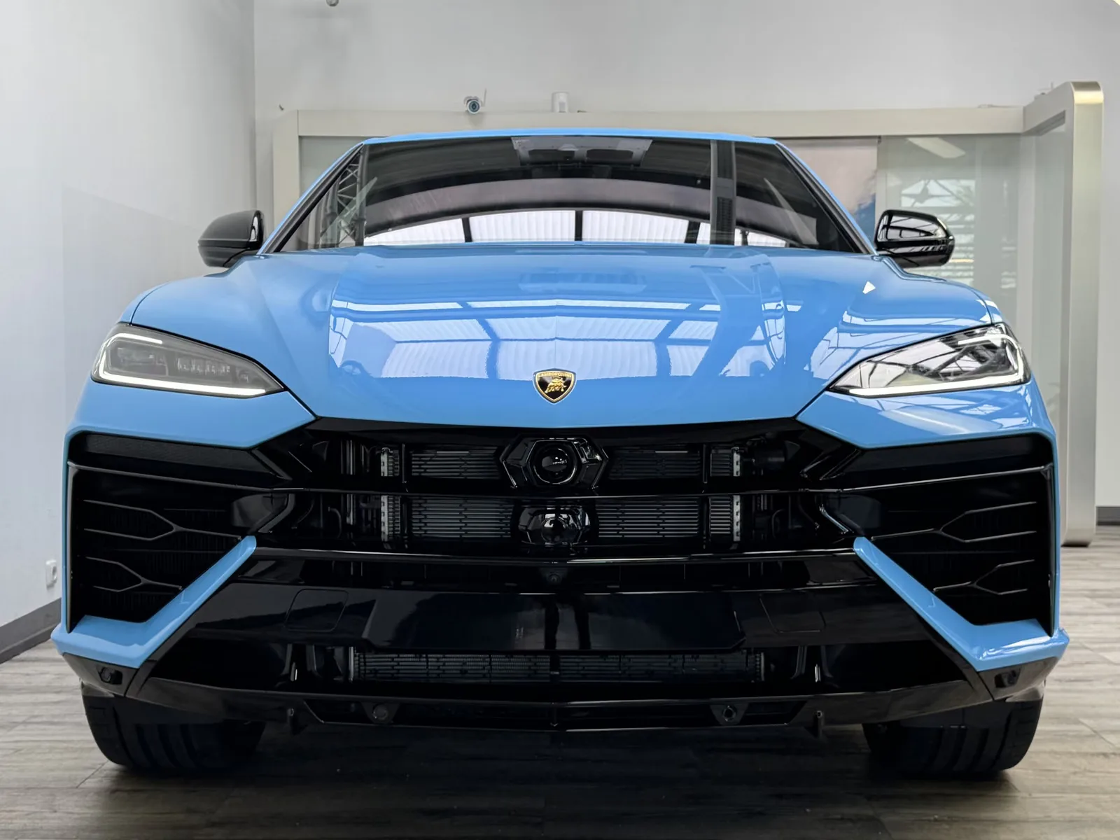 2025 Lamborghini Urus SE, 2/30