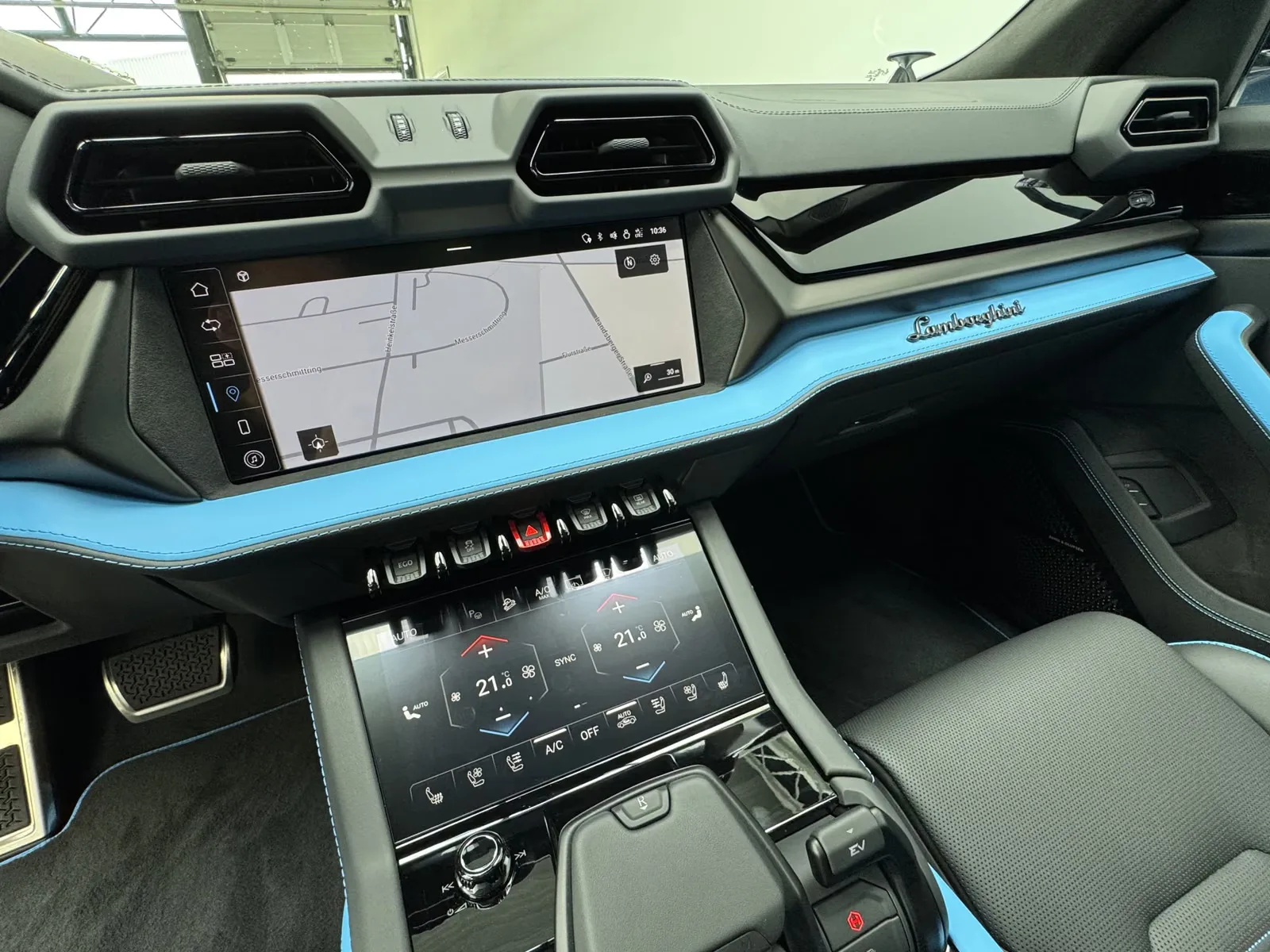 2025 Lamborghini Urus SE, 10/30