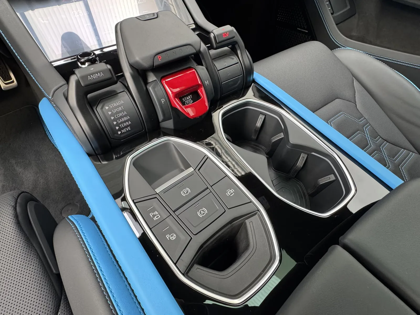 2025 Lamborghini Urus SE, 12/30