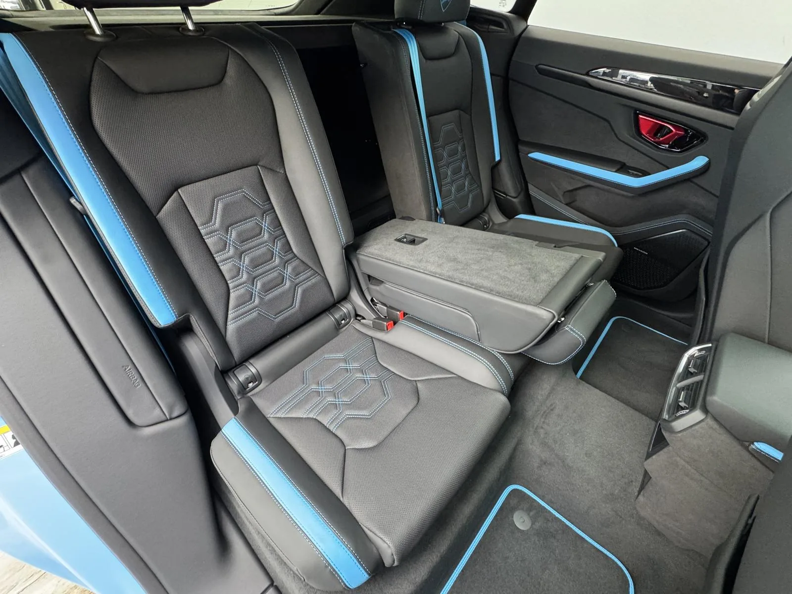 2025 Lamborghini Urus SE, 24/30