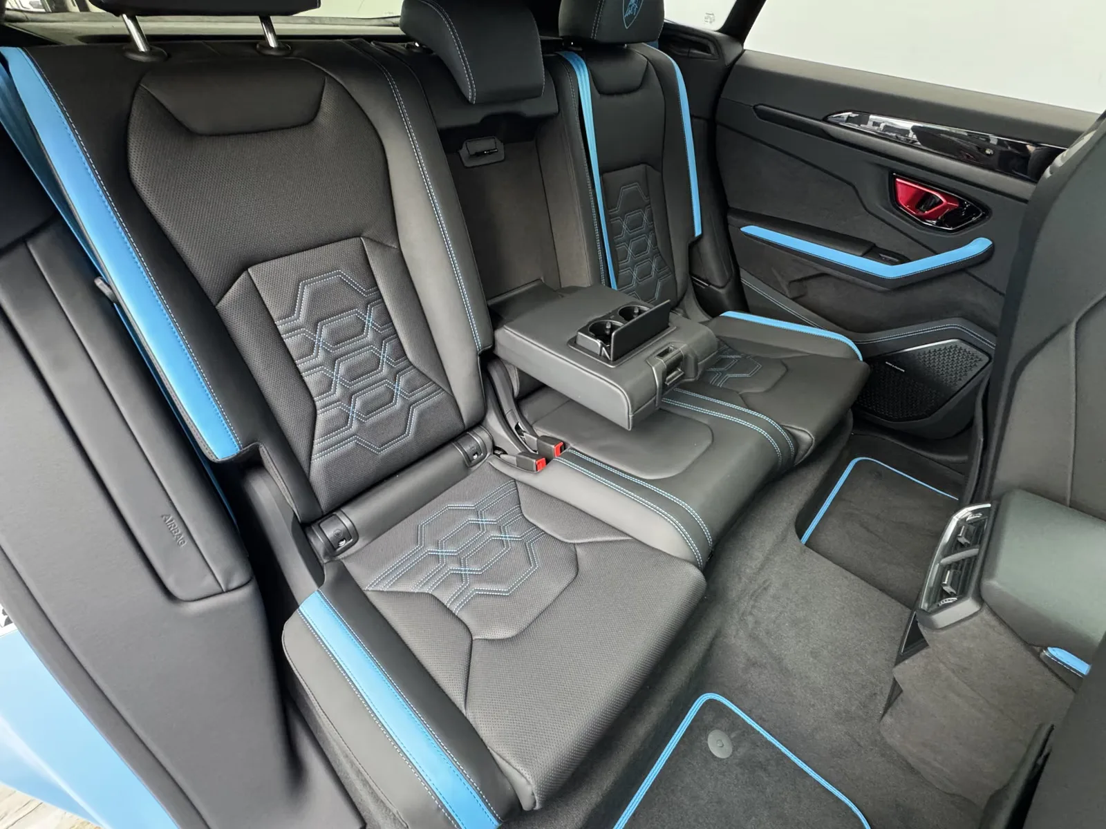 2025 Lamborghini Urus SE, 25/30