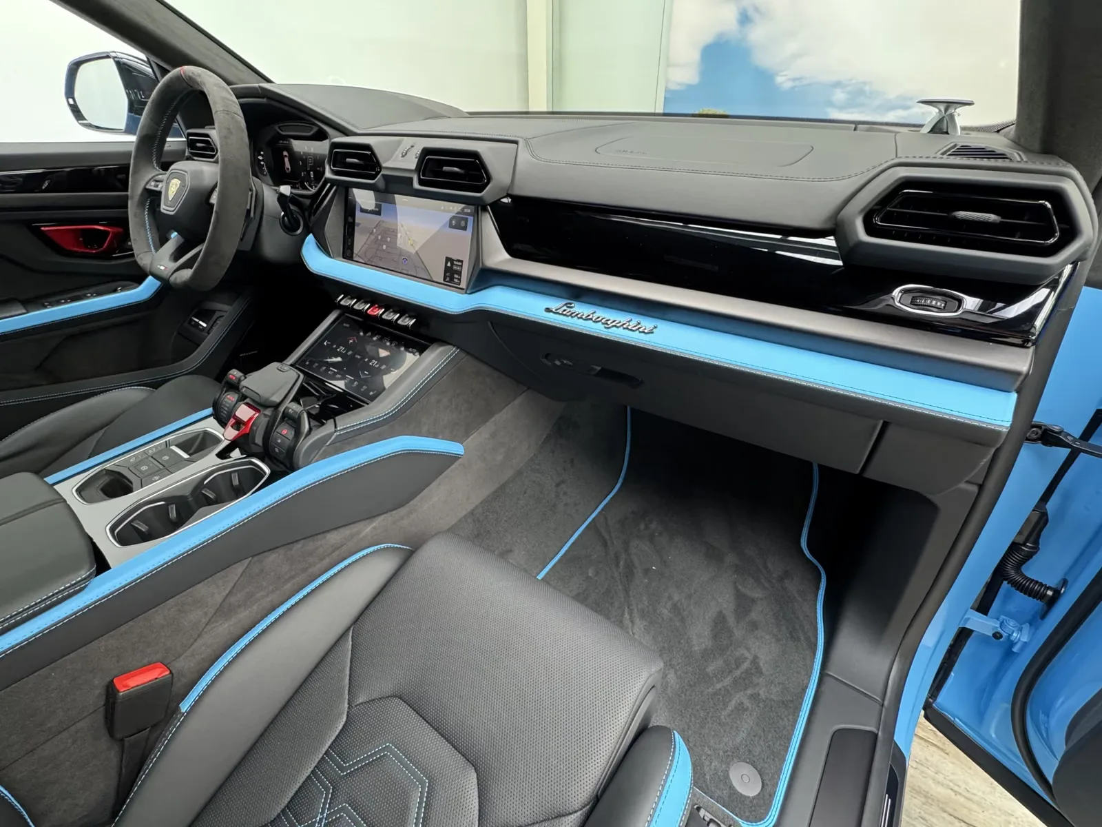2025 Lamborghini Urus SE, 29/30