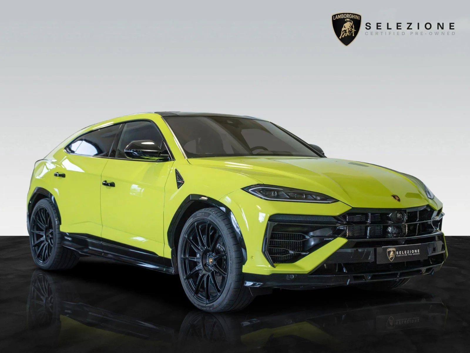 2025 Lamborghini Urus SE proposée par un concessionnaire agréé à Frankfurt, Allemagne, photo principale