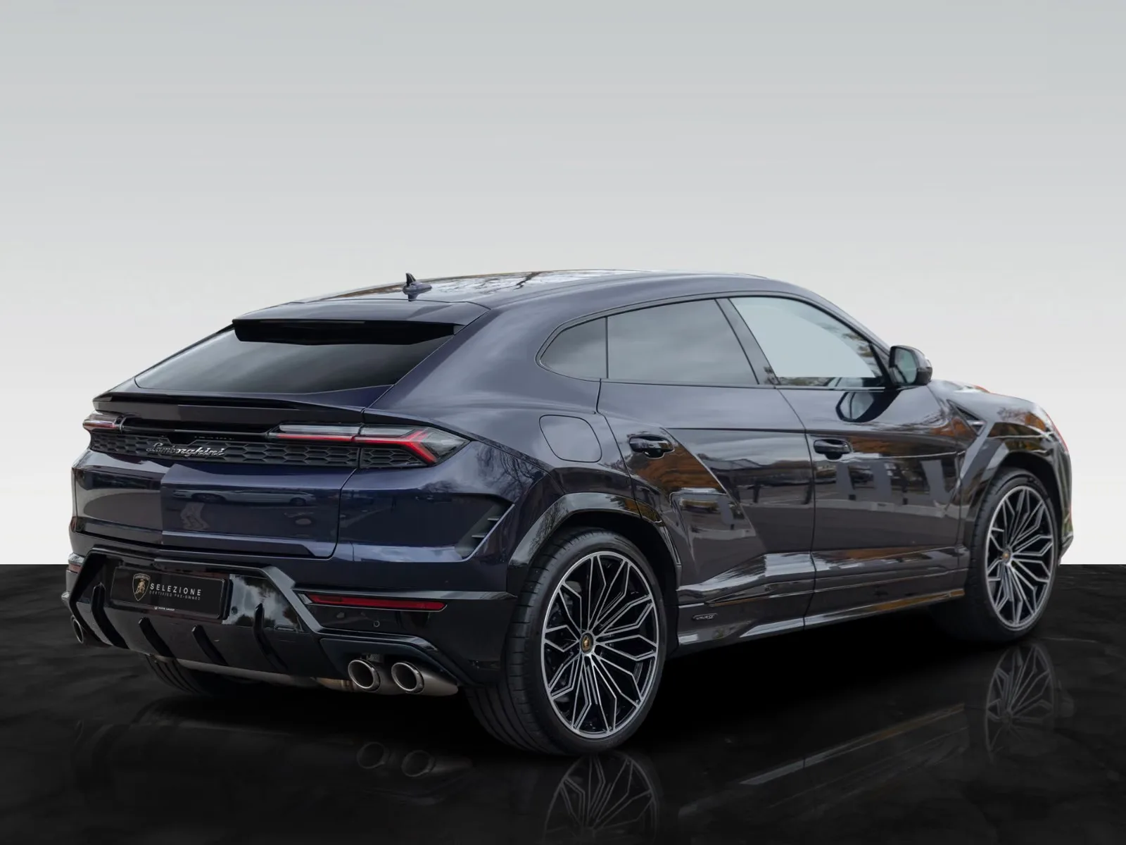 2025 Lamborghini Urus SE, 2/30