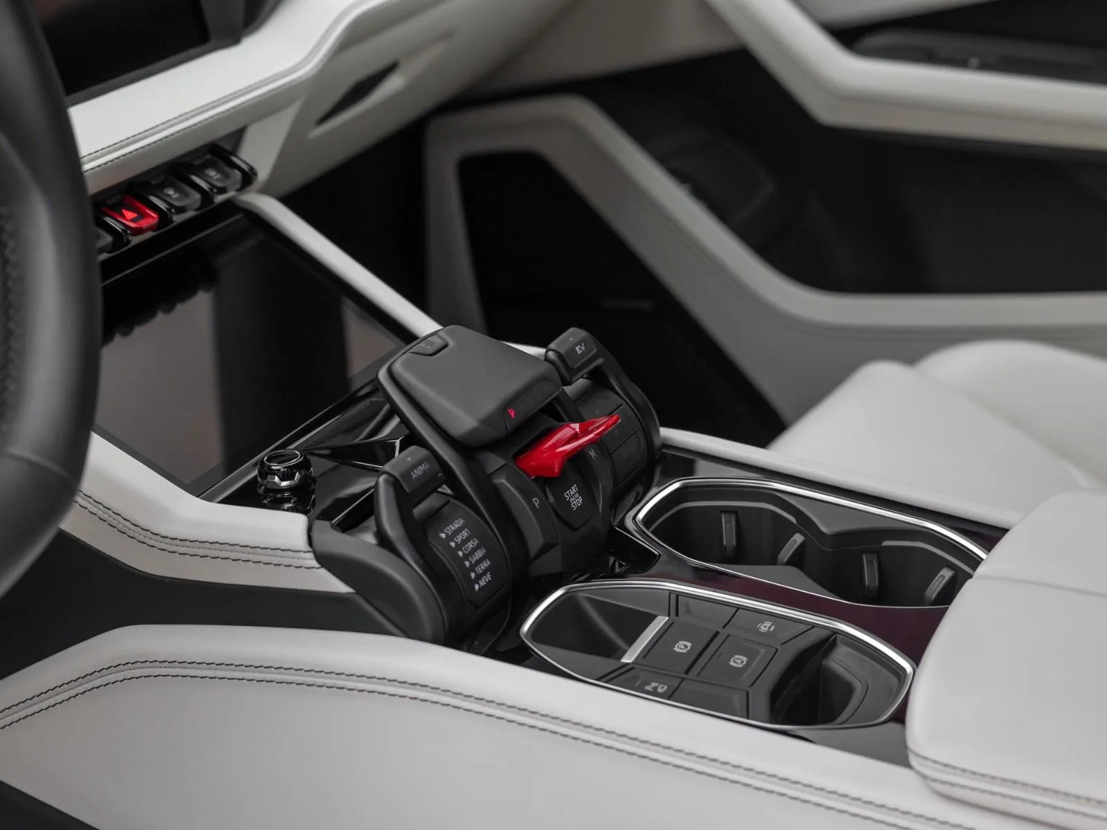 2025 Lamborghini Urus SE, 28/30