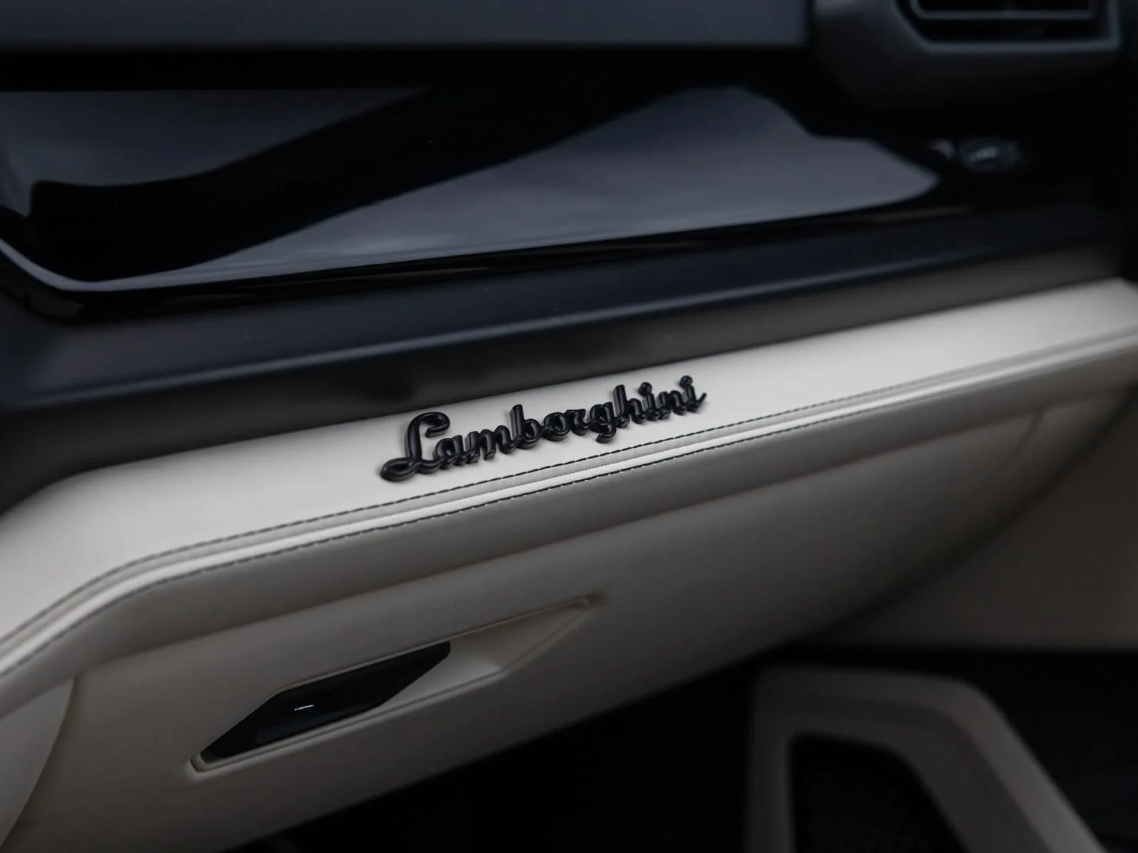 2025 Lamborghini Urus SE, 29/30