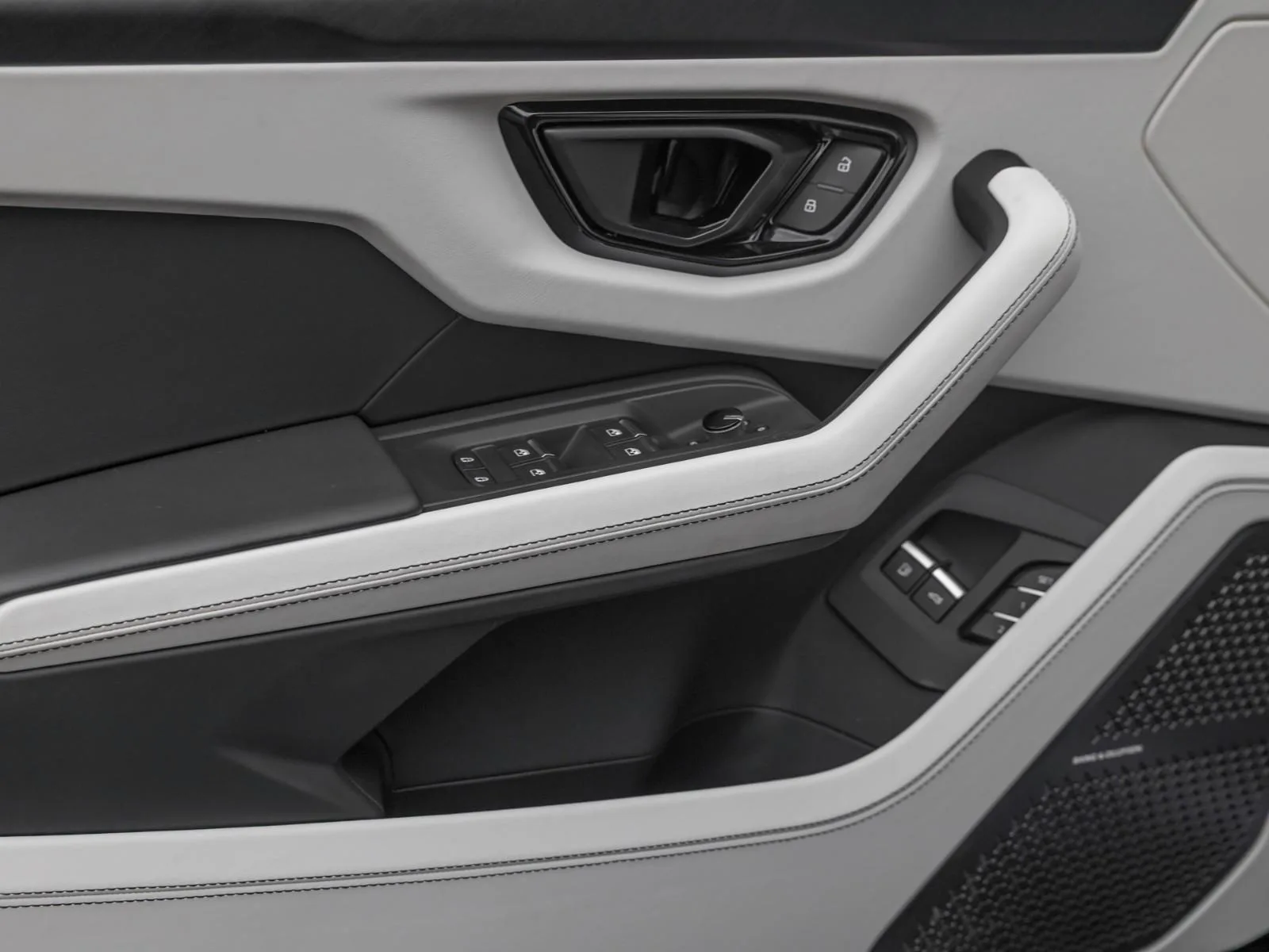 2025 Lamborghini Urus SE, 30/30