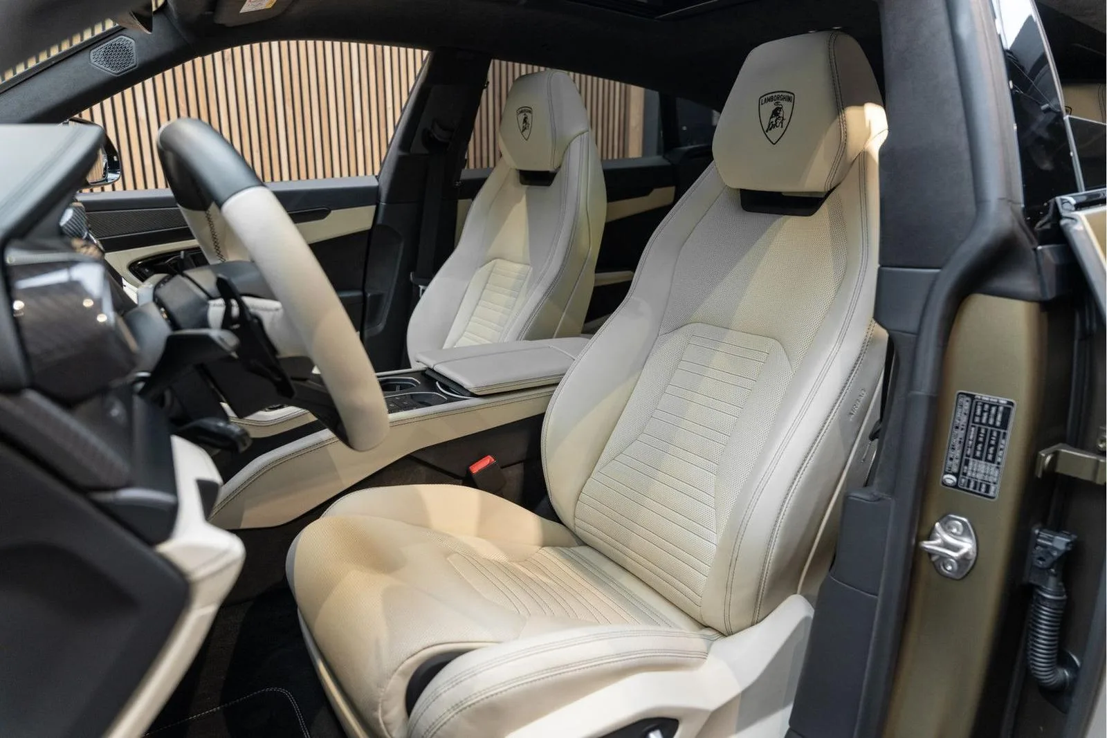 2025 Lamborghini Urus SE, 9/30