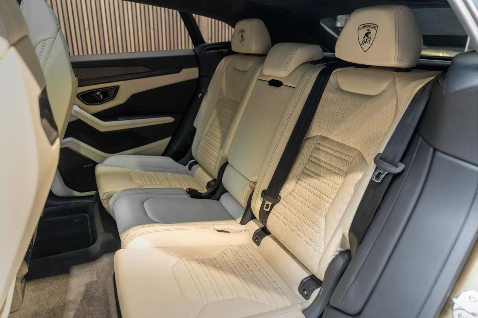 2025 Lamborghini Urus SE, 10/30
