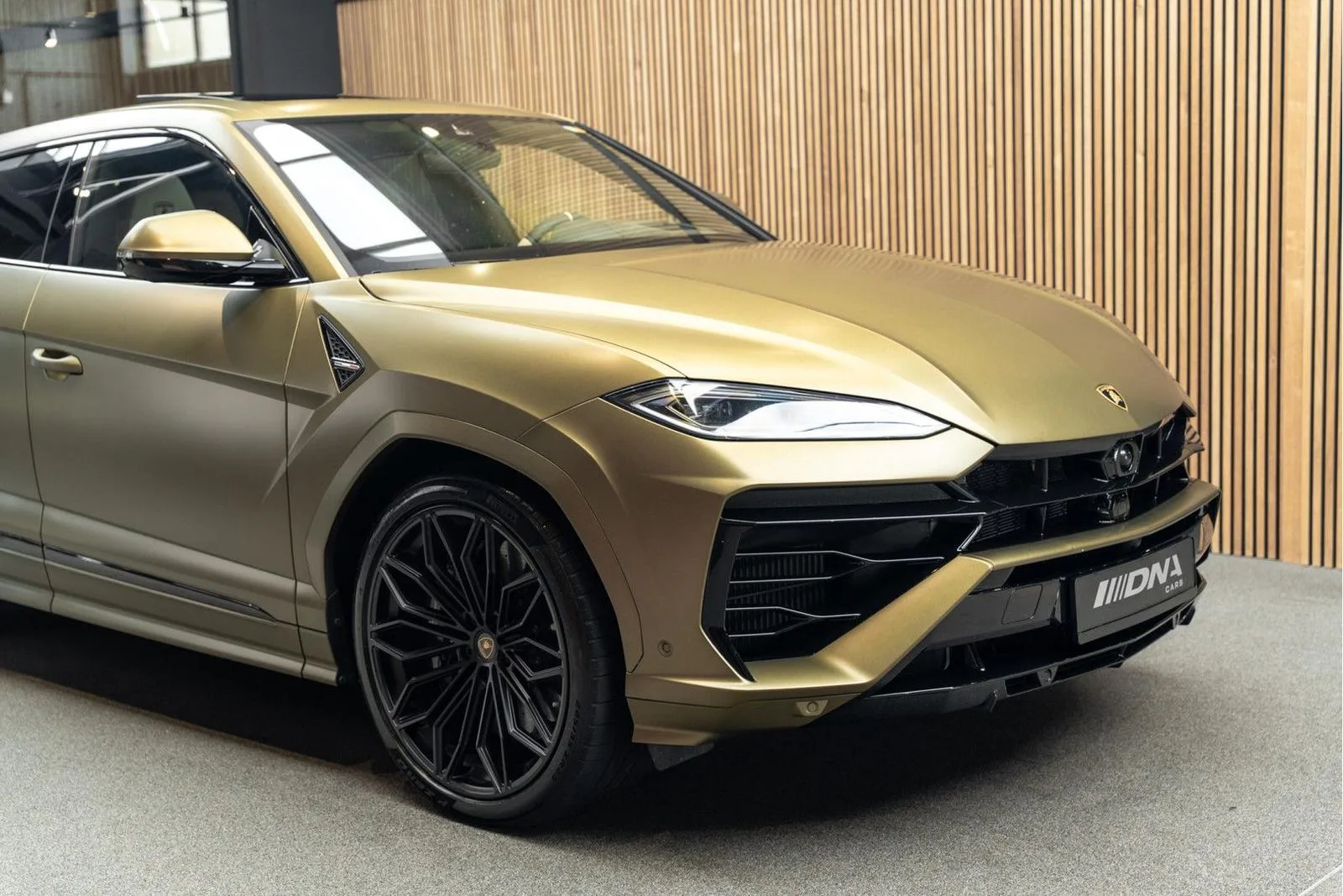 2025 Lamborghini Urus SE, 11/30