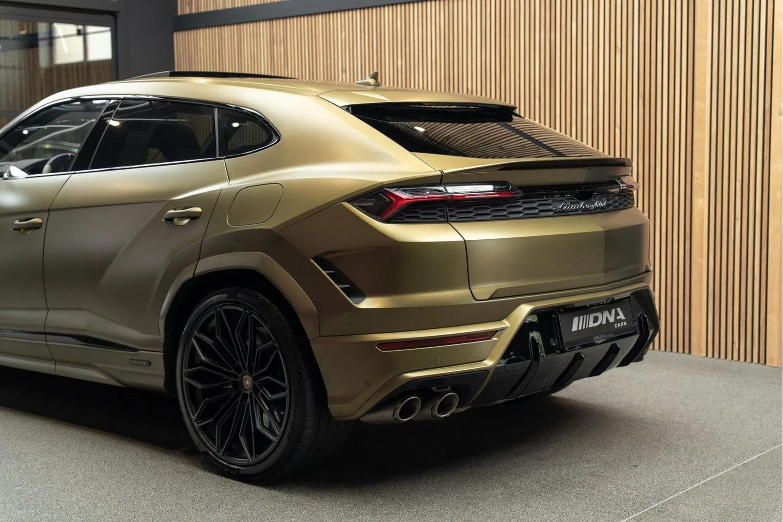 2025 Lamborghini Urus SE, 12/30