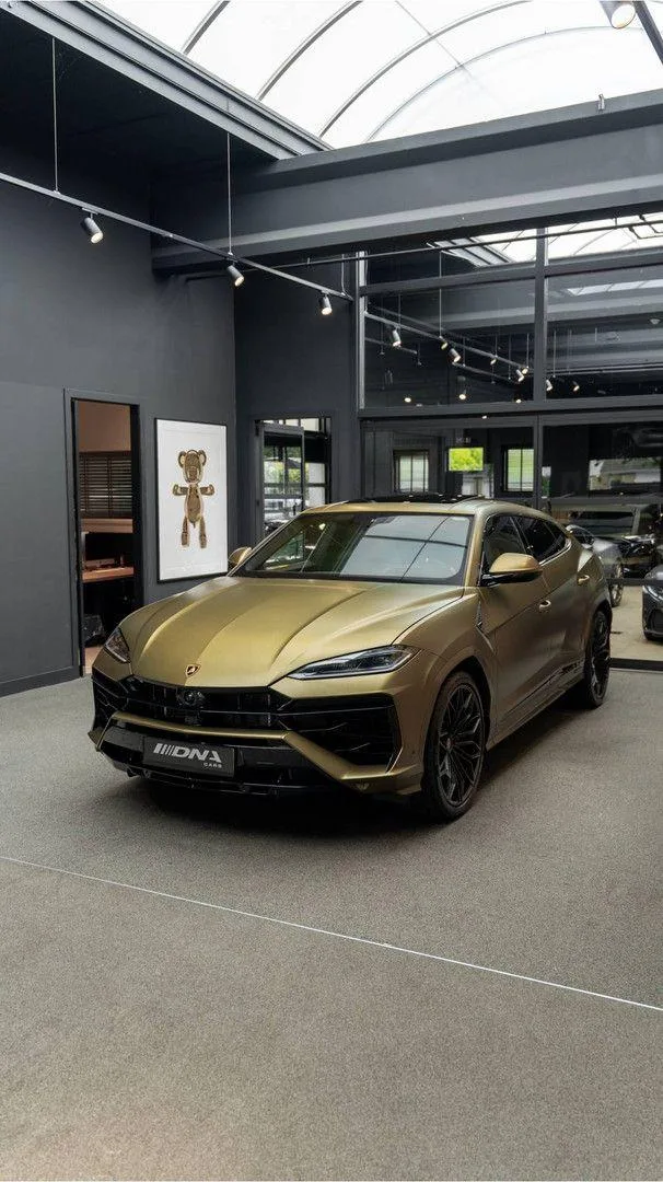 2025 Lamborghini Urus SE, 24/30
