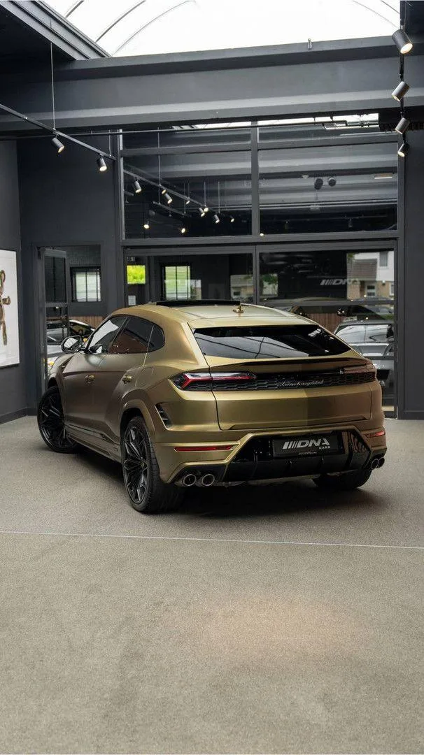 2025 Lamborghini Urus SE, 28/30