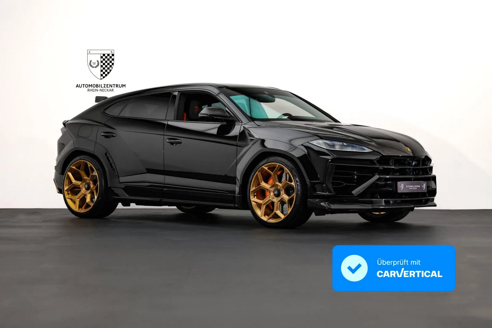 2025 Lamborghini Urus SE proposée par un spécialiste de la supercar à Viernheim, Allemagne, photo principale