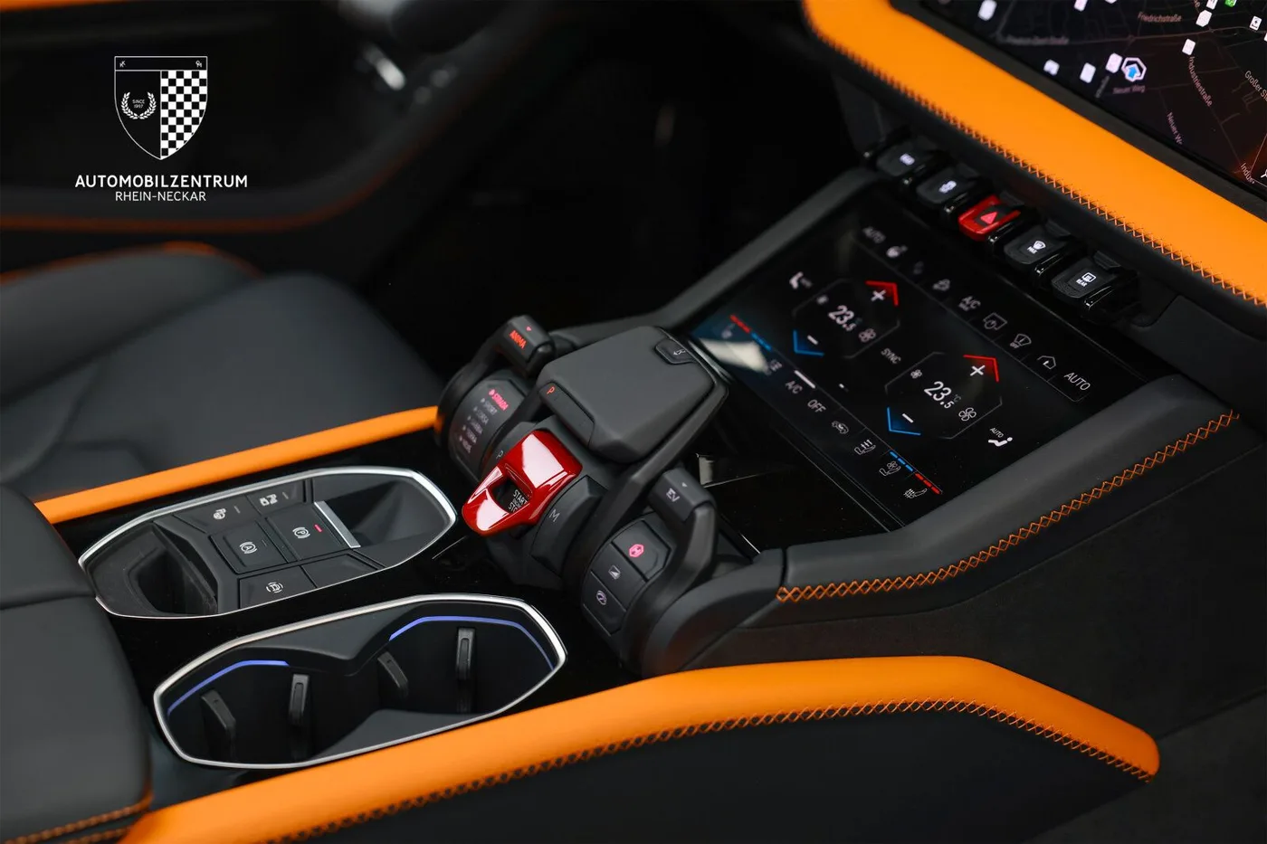 2025 Lamborghini Urus SE offered by a supercar dealer in Viernheim, Germany, photo 20 of 25