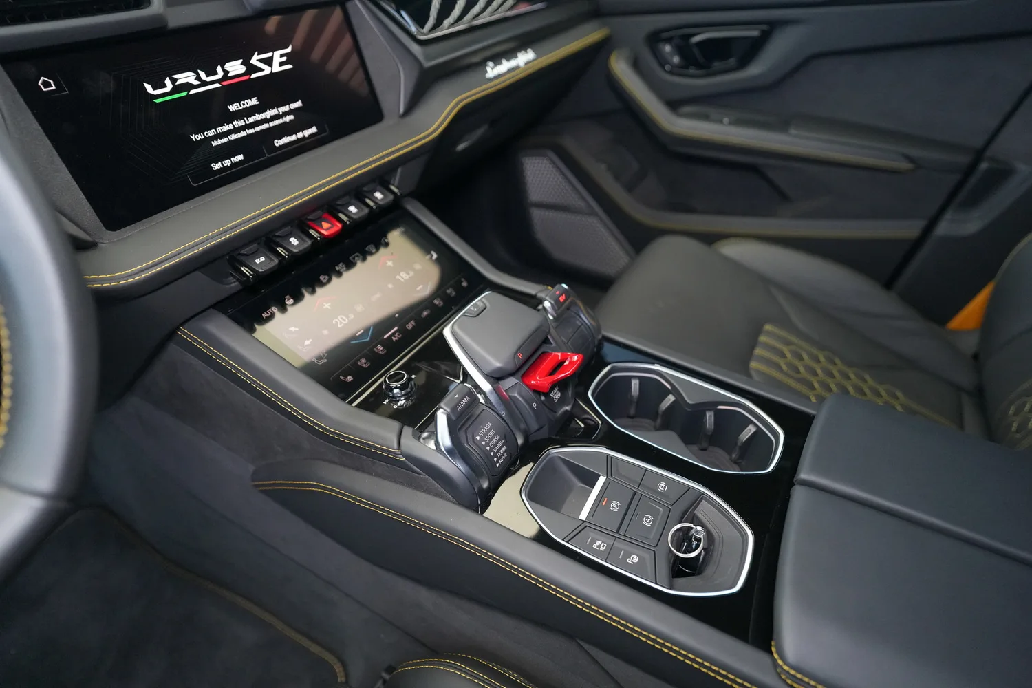 2025 Lamborghini Urus SE, 4/18