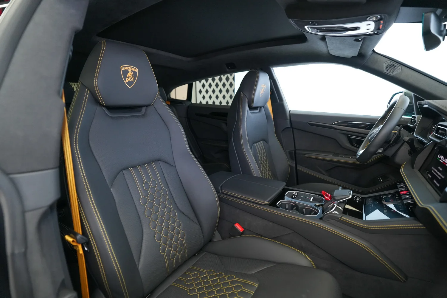 2025 Lamborghini Urus SE, 9/18