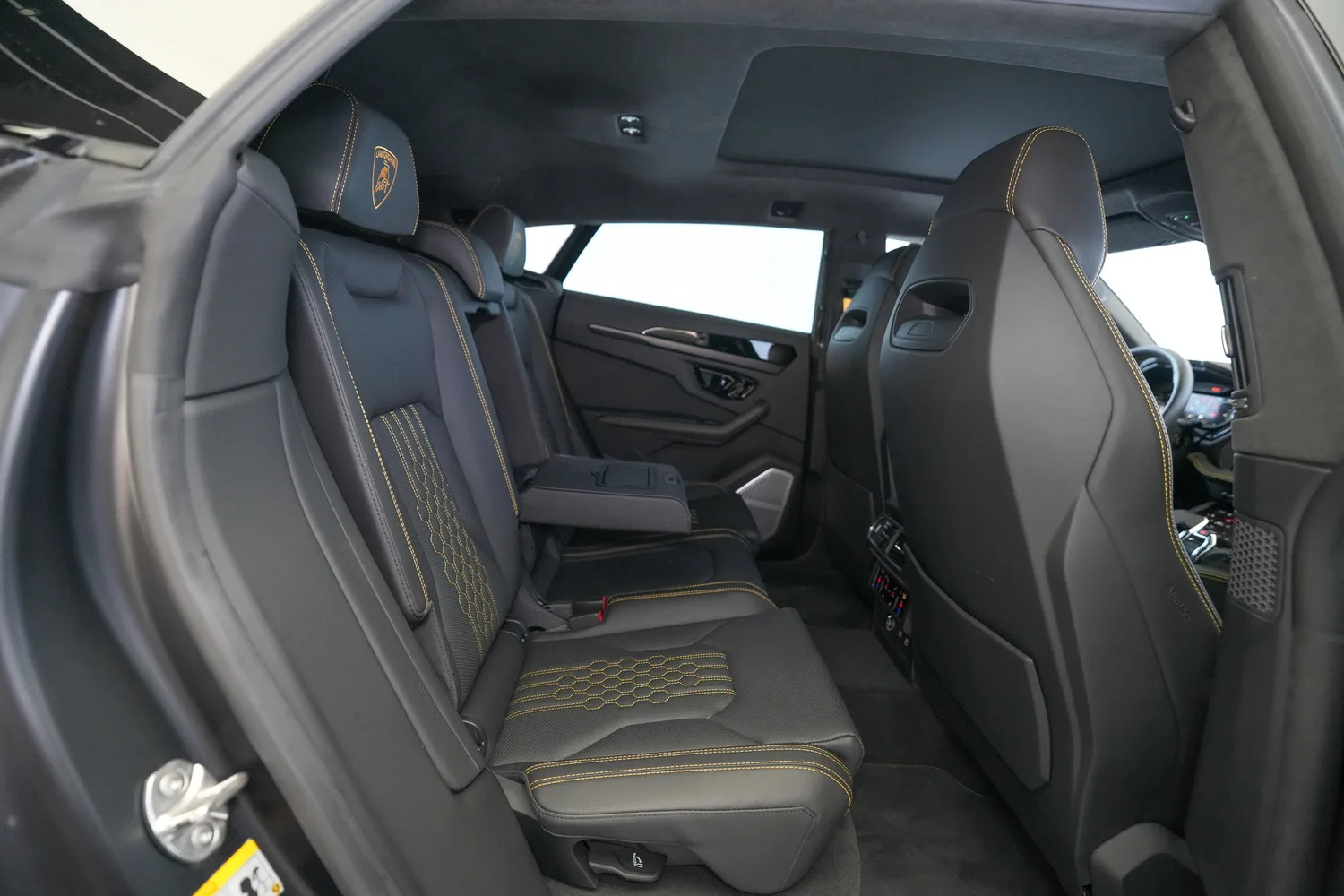 2025 Lamborghini Urus SE, 10/18