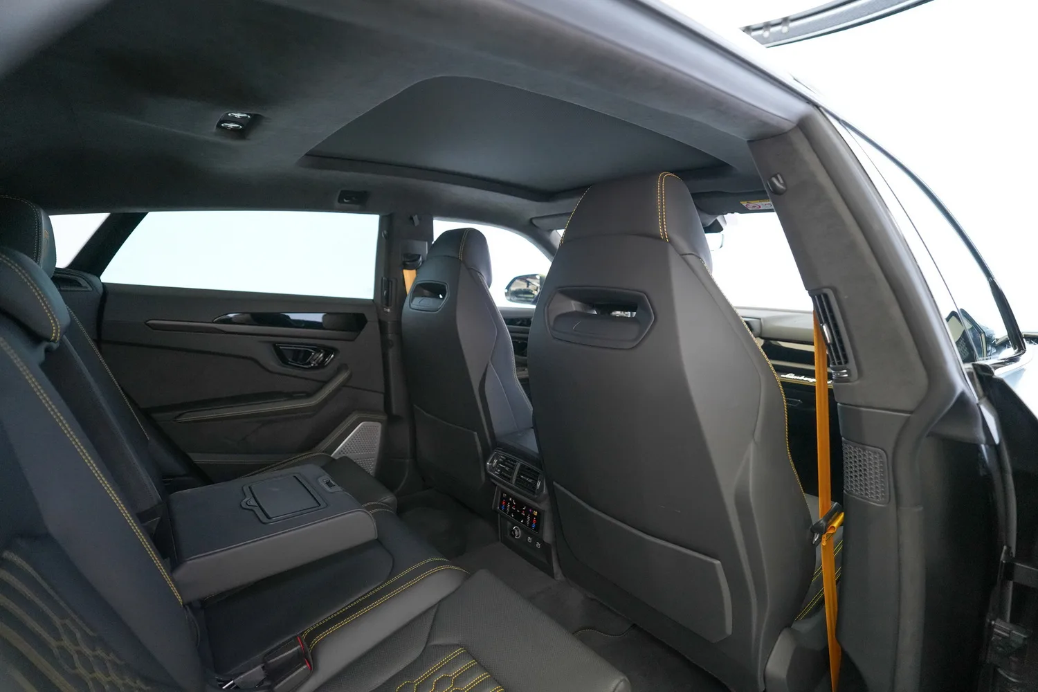 2025 Lamborghini Urus SE, 12/18