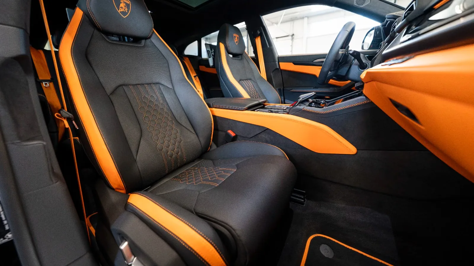 2025 Lamborghini Urus SE, 13/16