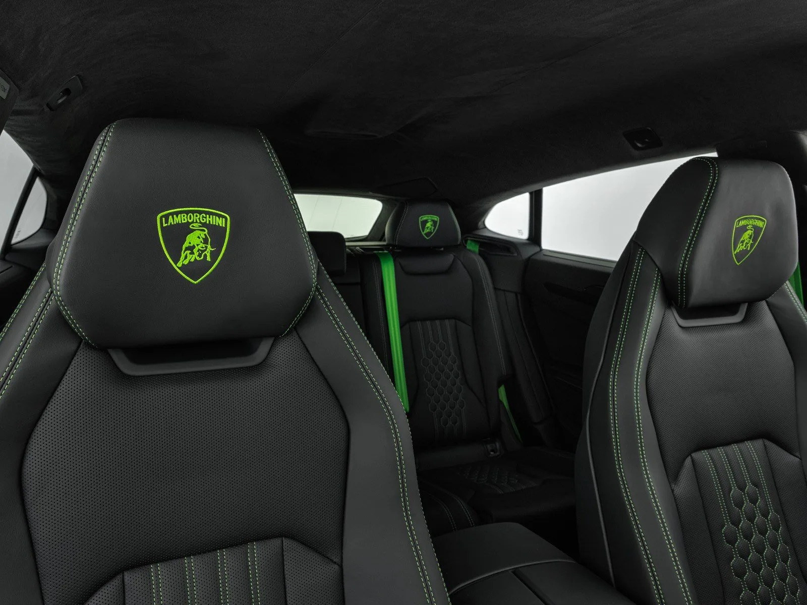 2025 Lamborghini Urus SE, 12/30