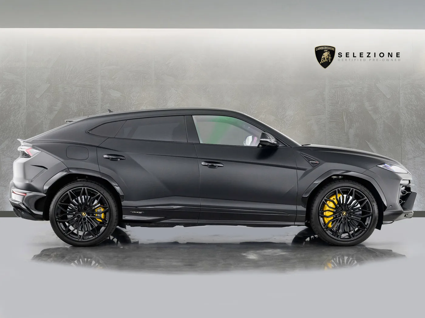 2025 Lamborghini Urus SE angeboten von einer Vertragshändlergruppe in Hatfield, Vereinigtes Königreich, Foto 2 von 20
