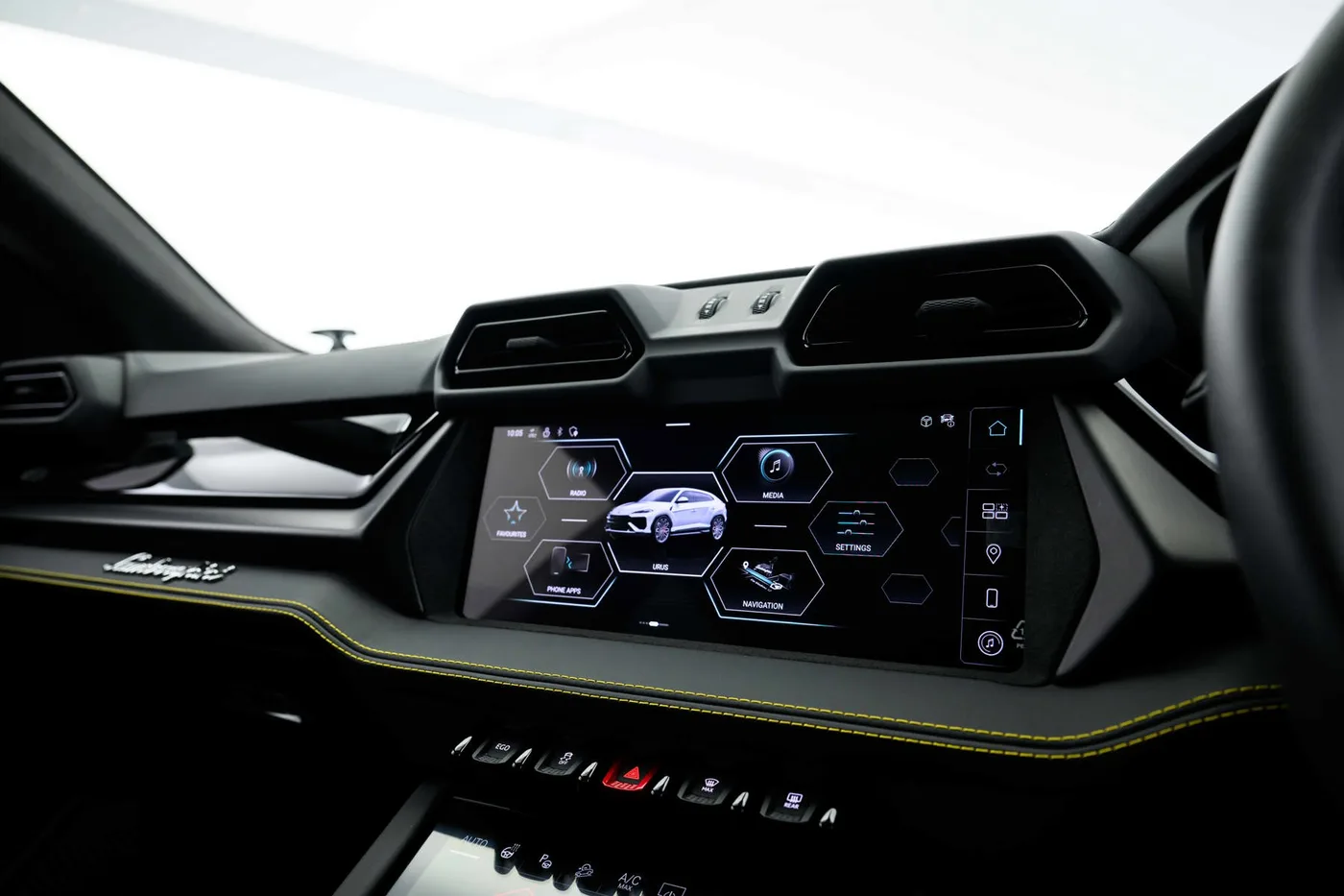 2025 Lamborghini Urus SE angeboten von einer Vertragshändlergruppe in Hatfield, Vereinigtes Königreich, Foto 13 von 20