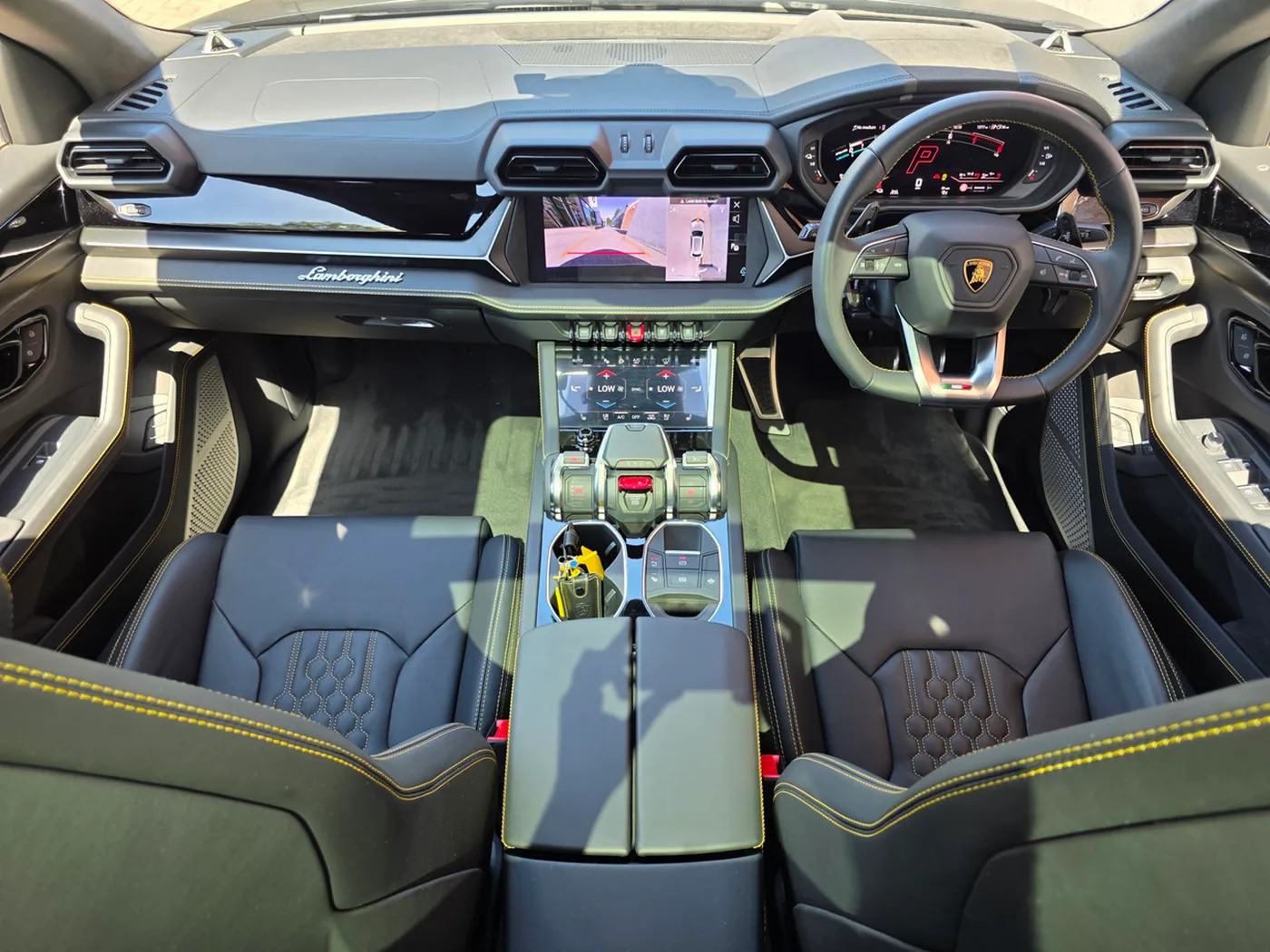 2025 Lamborghini Urus SE angeboten von einer Vertragshändlergruppe in Pangbourne, Vereinigtes Königreich, Foto 10 von 20