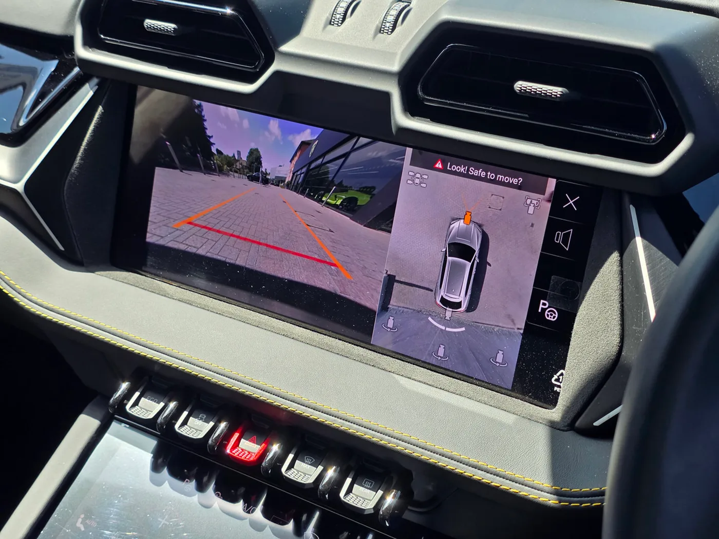 2025 Lamborghini Urus SE angeboten von einer Vertragshändlergruppe in Pangbourne, Vereinigtes Königreich, Foto 15 von 20