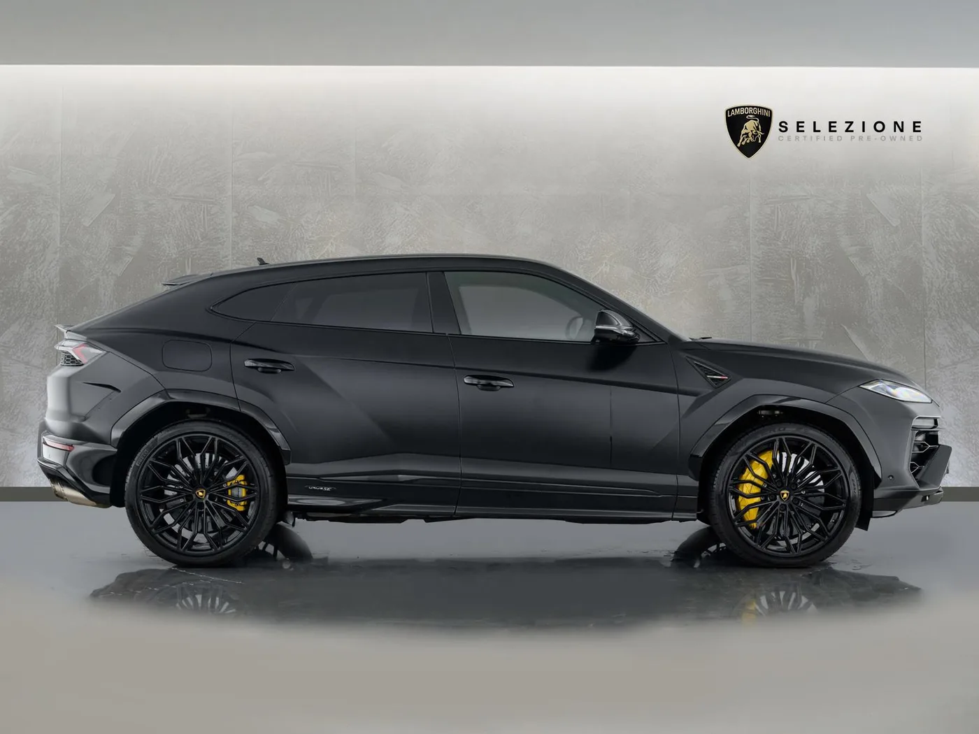 2025 Lamborghini Urus SE angeboten von einer Vertragshändlergruppe in Mayfair, Vereinigtes Königreich, Foto 2 von 20