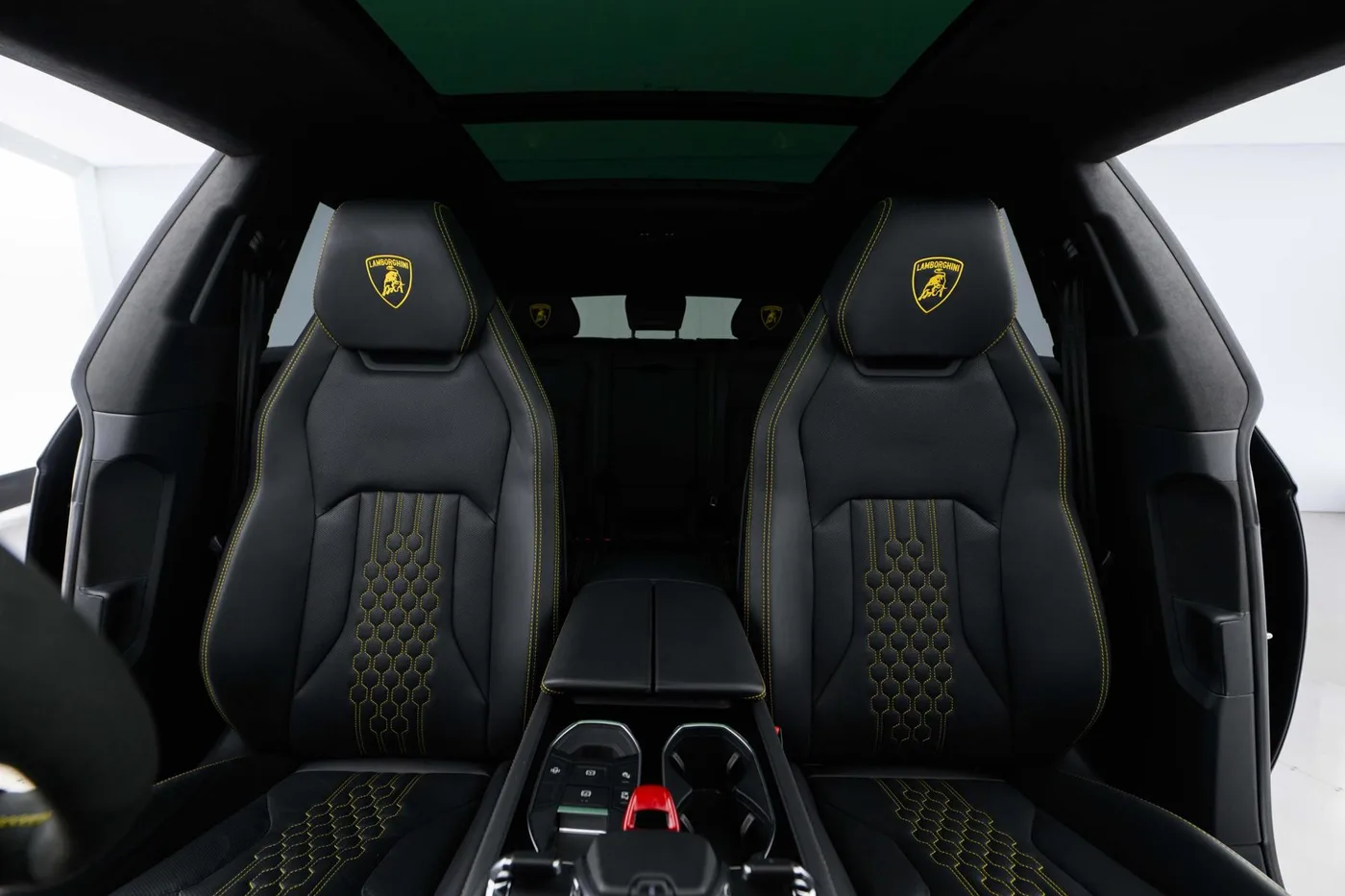 2025 Lamborghini Urus SE angeboten von einer Vertragshändlergruppe in Mayfair, Vereinigtes Königreich, Foto 7 von 20