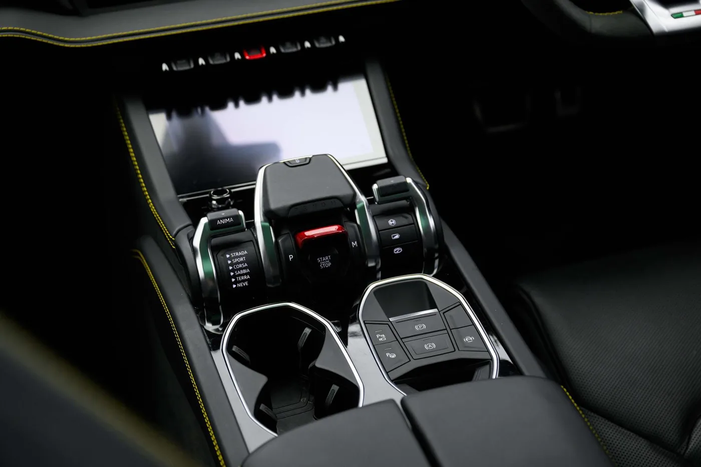 2025 Lamborghini Urus SE angeboten von einer Vertragshändlergruppe in Mayfair, Vereinigtes Königreich, Foto 17 von 20