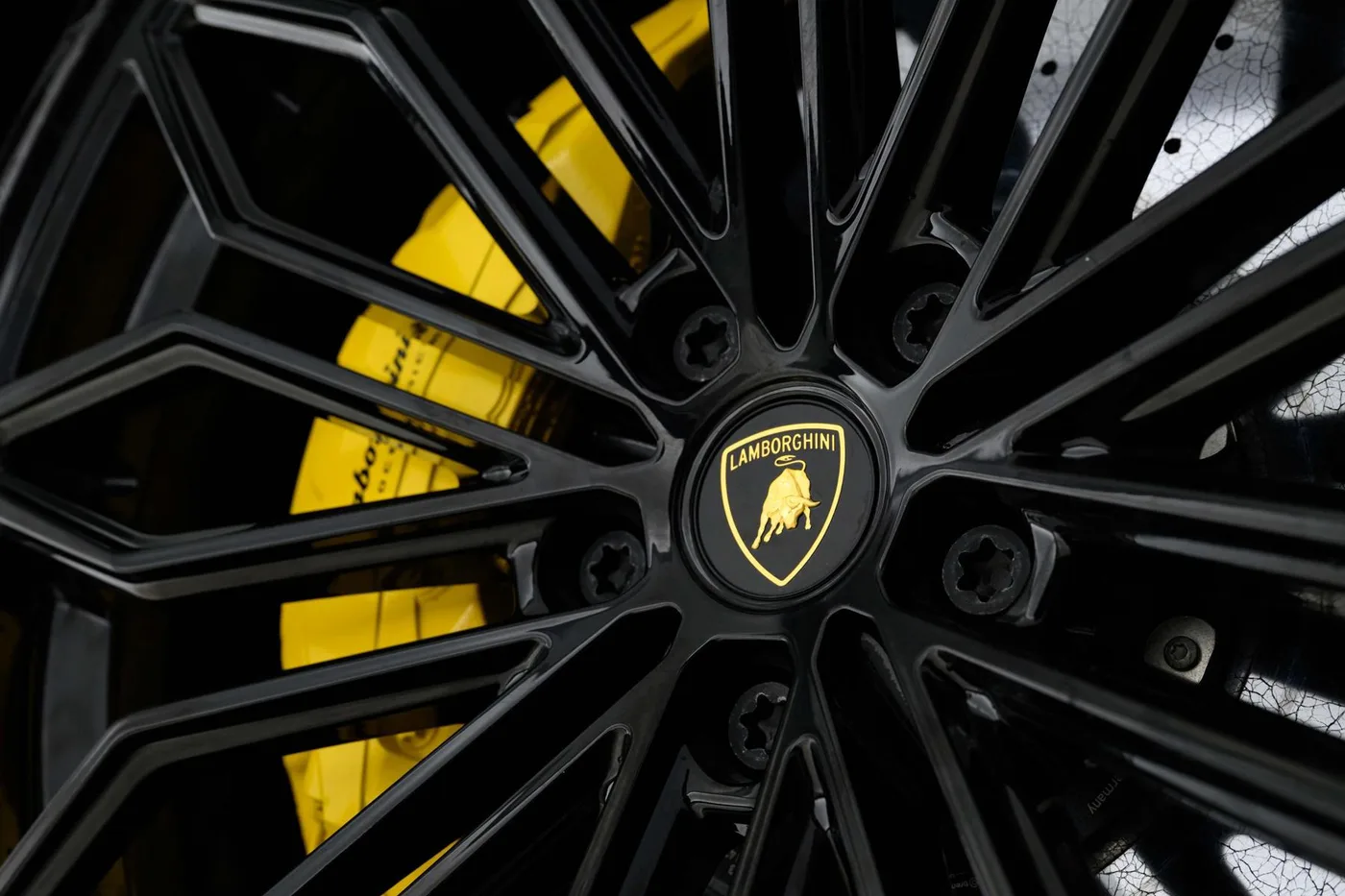 2025 Lamborghini Urus SE angeboten von einer Vertragshändlergruppe in Mayfair, Vereinigtes Königreich, Foto 18 von 20