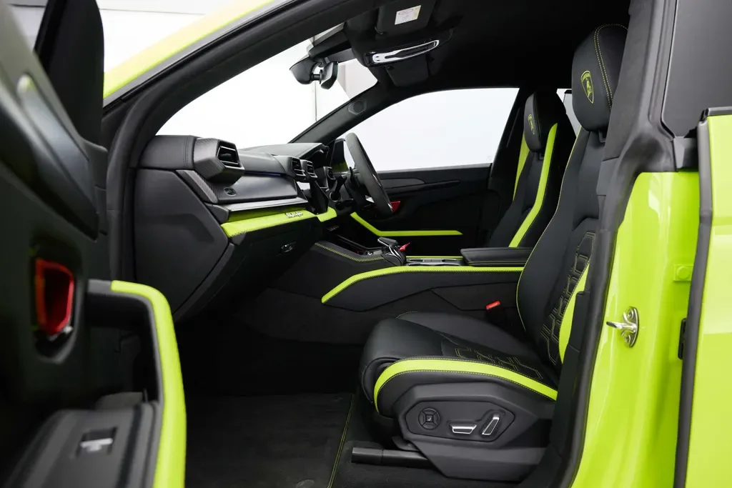 2025 Lamborghini Urus SE, 6/20