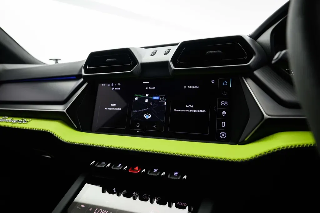 2025 Lamborghini Urus SE, 12/20