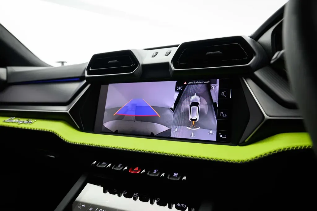 2025 Lamborghini Urus SE, 15/20
