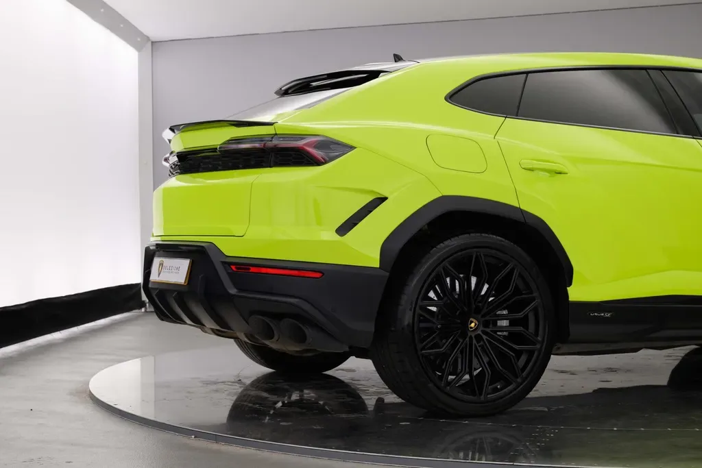 2025 Lamborghini Urus SE, 19/20