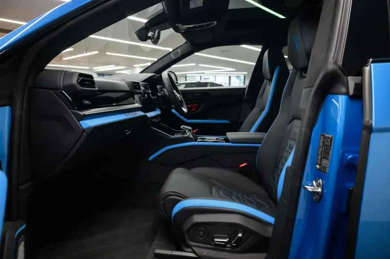 2025 Lamborghini Urus SE, 6/20